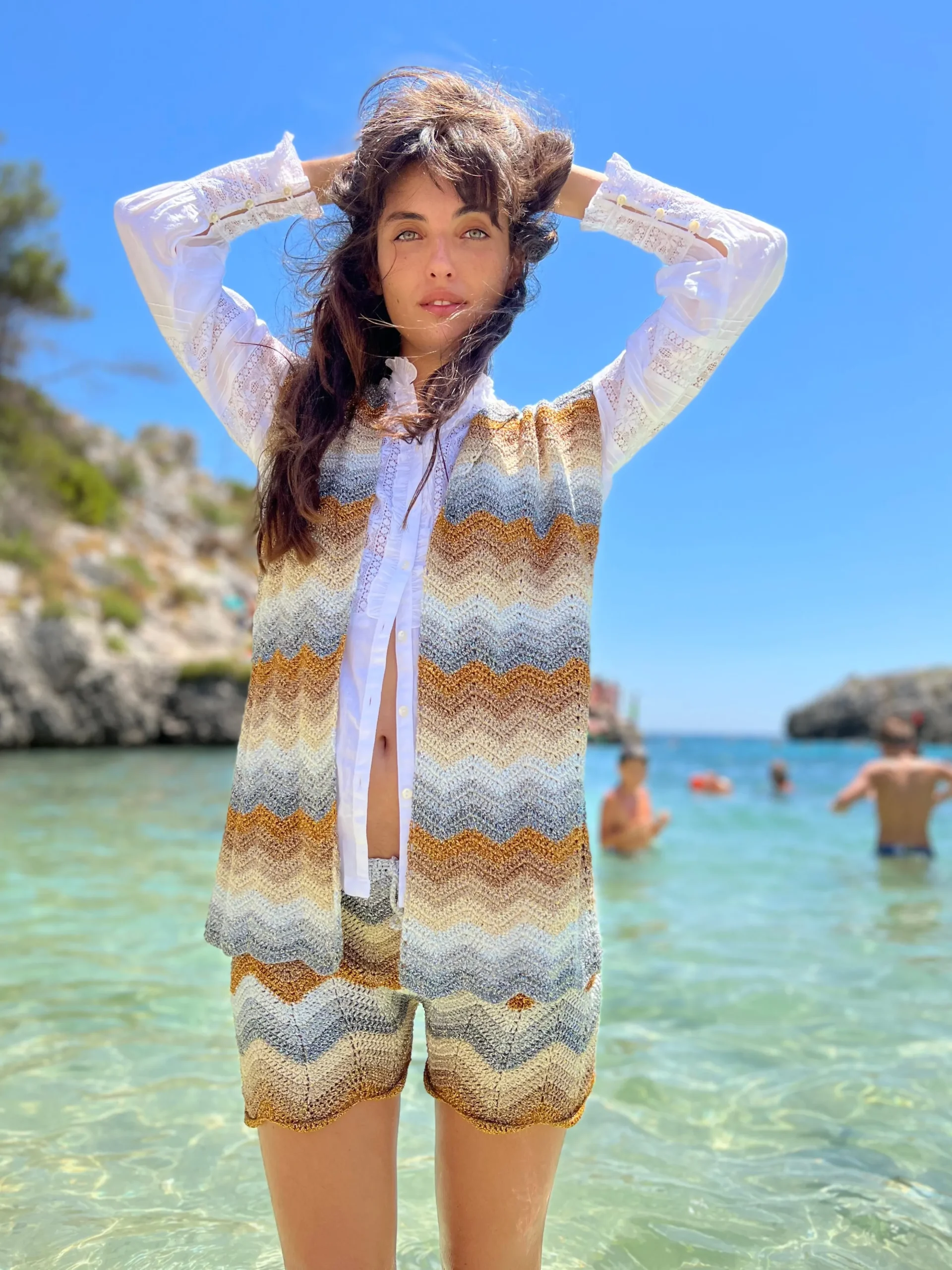 GOLD & SILVER WAVE LUREX LITTLE JACKET NO SLEEVES