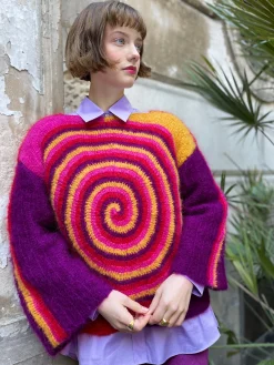RED SPIRALES SWEATER