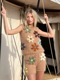 TOP FREE FLOWERS BEIGE