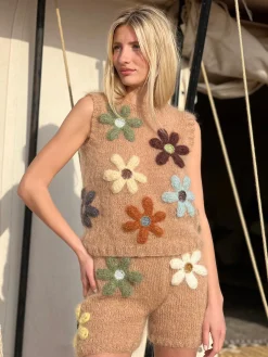TOP FREE FLOWERS BEIGE
